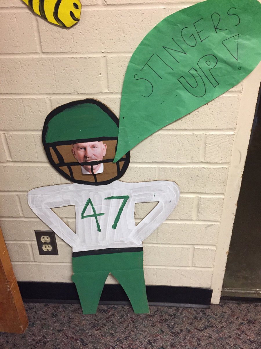 profmosmith's tweet image. Seen in Jenkins Hall! @PrezNelsen Residence Hall Lobby Decorating Challenge - Stingers up is the theme!