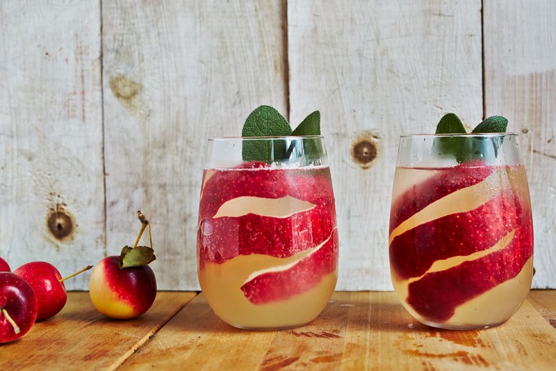 Infuse Your Own Apple &amp; Sage Vodka | Sift <a href="/quinciple/">Quinciple</a>  sift.quinciple.com/living/infusio… #infusion #vodka #apples #sage #drink