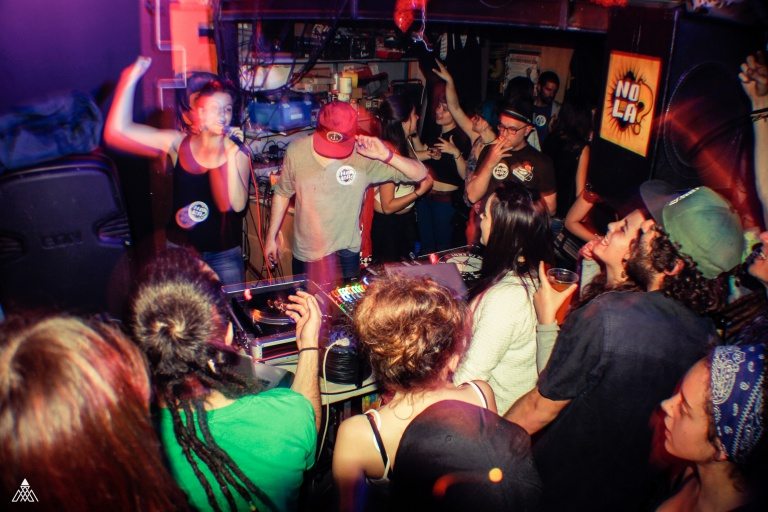 Troy Wiggins of <a href="/ROARMUSIC/">Roots of a Rebellion</a> on <a href="/mellamoiseo/">Iseo 🌸</a> &amp; @the_dodosound
►ow.ly/3OAS304T4Jc
#rootfire #iseoanddodosound