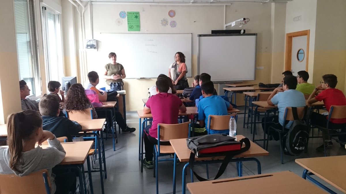 cadjodar's tweet photo. TALLERES CÓDIGO JOVEN
#Jódar #OtoñoJoven #IAM #IAJ https://t.co/BsjFkv1g2J