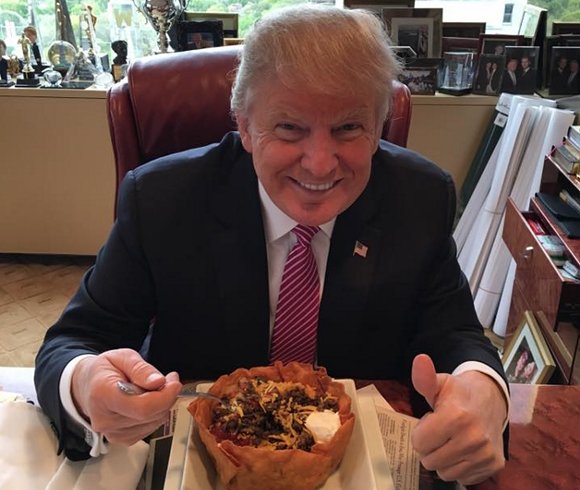 worldoflavour's tweet photo. Donald Trump eats Mexican food too....? #MRTAGA https://t.co/LJRoFvK3Kk