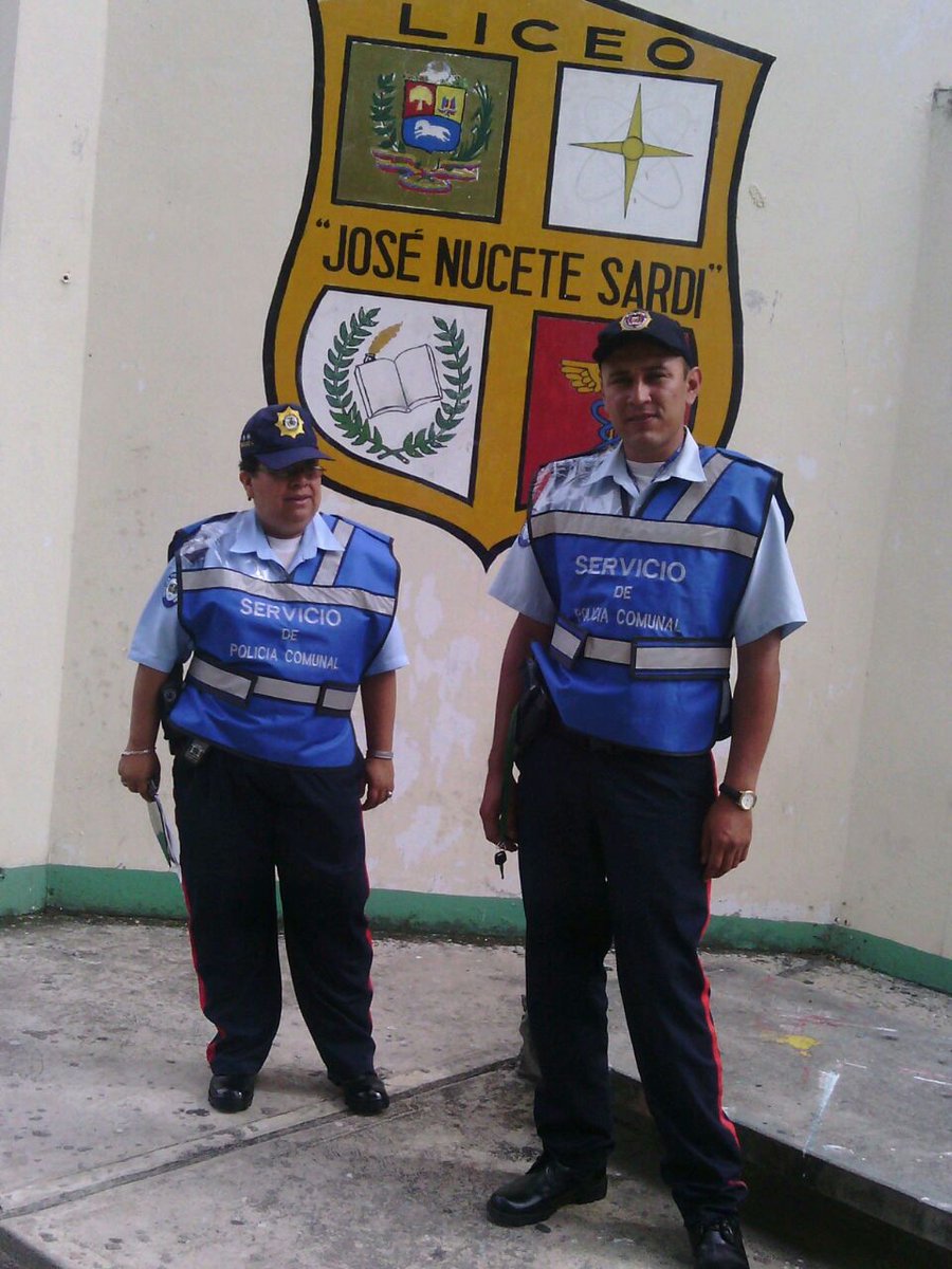 CcpTovar's tweet photo. @polimerida @AlvaroSC CCP TOVAR Activos en Patrullaje Unidades Educativas a través de la policía Comunal https://t.co/tkv0O1zlrT
