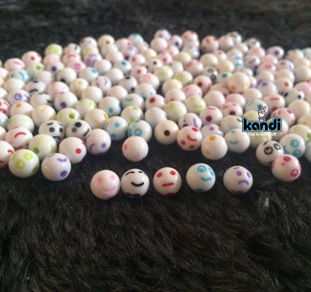 KandiEntMx's tweet photo. Cómo están #Ravers ? 😀 Adquiérelos y crea los #kandi más cool 😏🙌 
Special Kandi for Special people ☮ https://t.co/Q8pM6tpZki