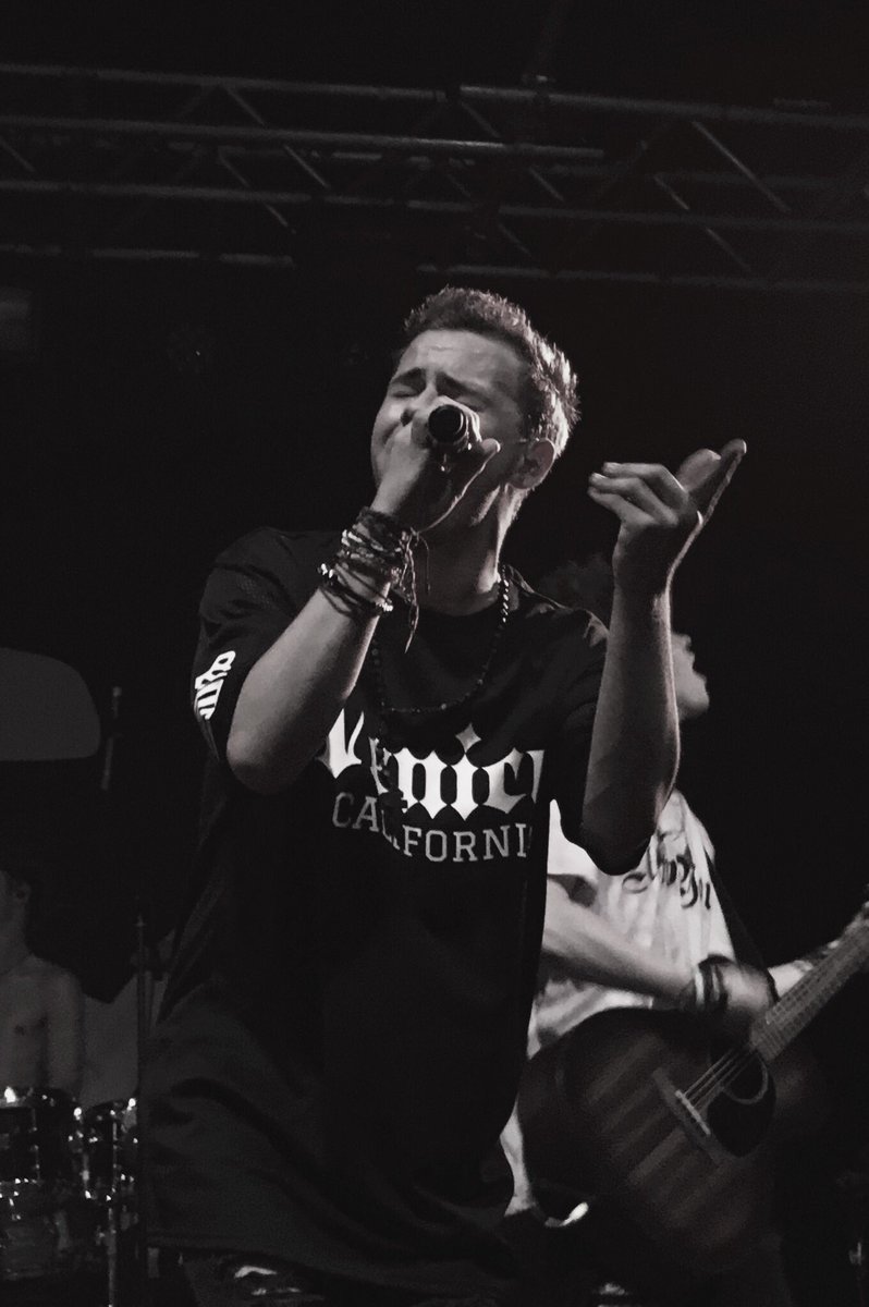 bestpicsofaus's tweet image. ✨🎶