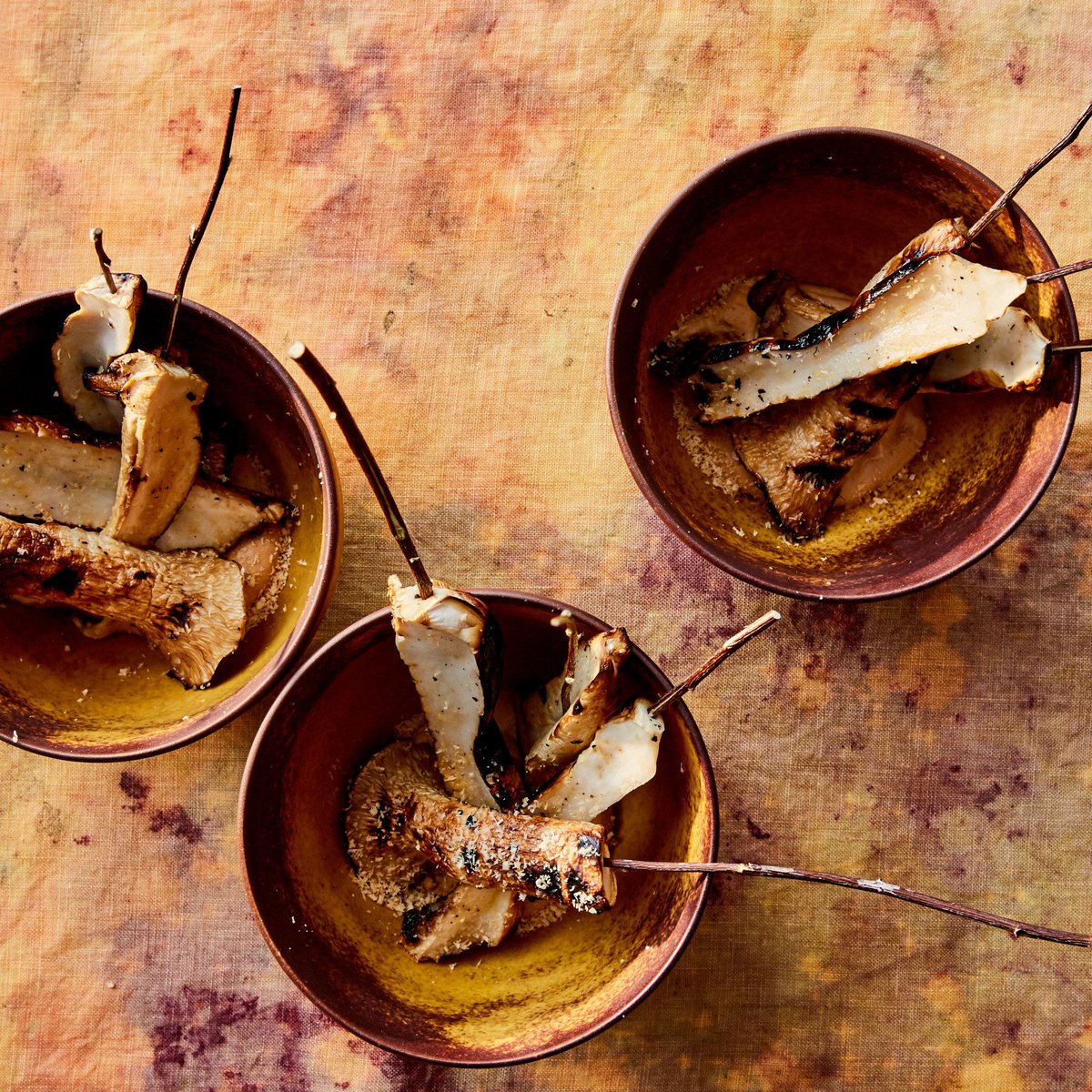 MycopiaMushroom's tweet image. This Grilled Trumpet Mushrooms with Almond Dip recipe makes for a very impressive and delicious appetizer!

buff.ly/2d9BQ1g