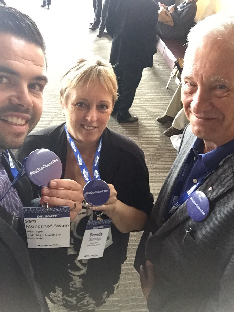 SMunckhofSwain's tweet photo. Strong support from Valleyview &amp; Fox Creek on the need for more consultation on the #TankerMoratorium #ItsOurCoastlineToo 
#AUMA2016 https://t.co/o489p3DKtn