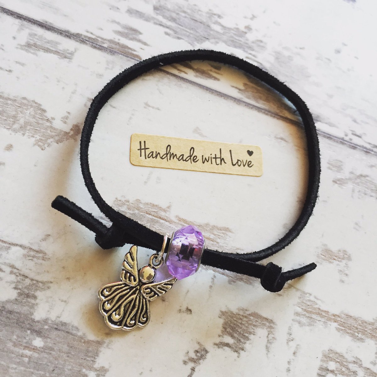 MAW_Strings's tweet photo. #handmade #hadmadewithlove #leatherbracelet #bracelet #charmbracelets #angels #angel #purple #purplebead  #styleblogger #wineoclock £10 https://t.co/fdz3Cw8jet