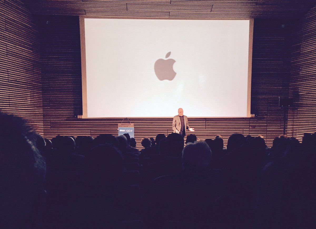 MediaSiesta's tweet photo. Arranca #100minutosCon @ksegall en @CondeDuqueMAD #interfacessimon @SimonElectricES #thinksimple https://t.co/YjdZvGm6R4