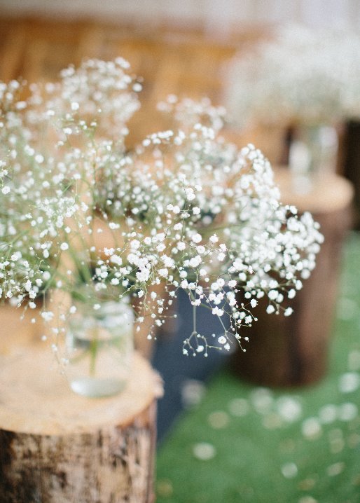 How would you decorate your countryside wedding? 
We LOVE these photographs from @Melissa_Beattie! #weddinghour