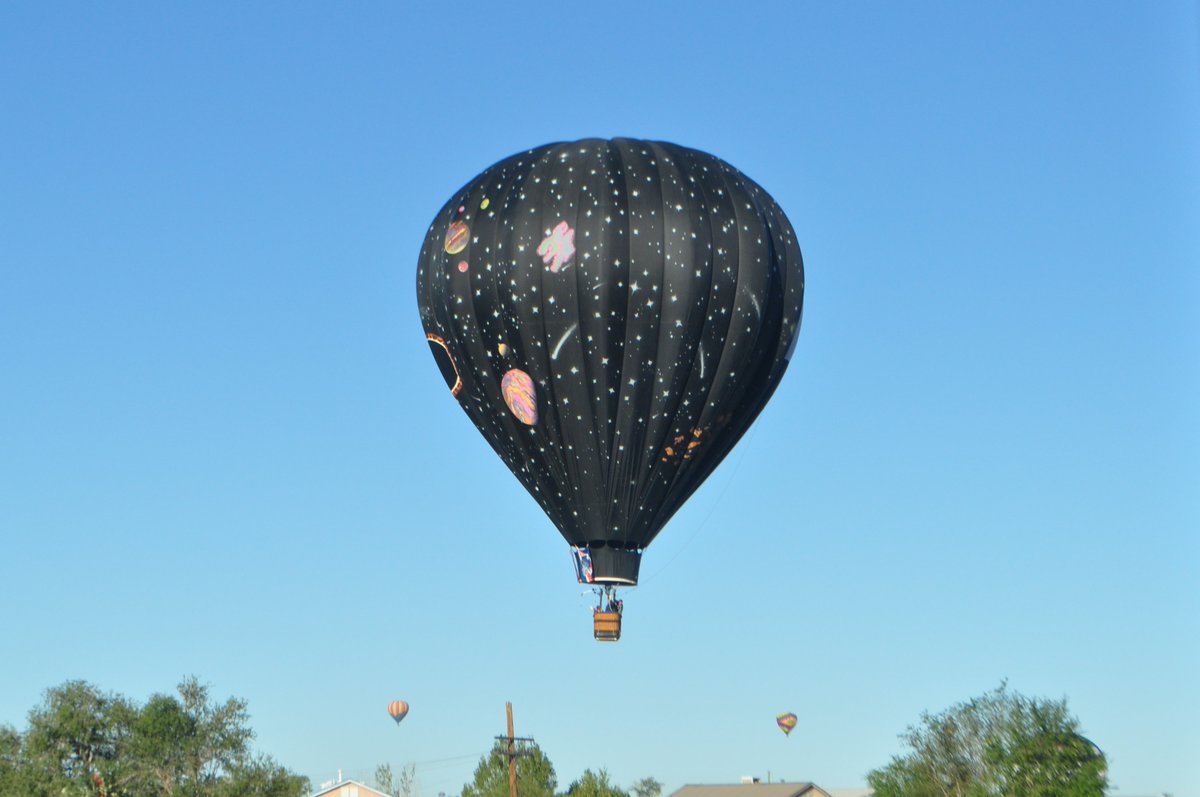 rightdownwind's tweet photo. #BalloonFiesta #BalloonChasing https://t.co/WKYzp4oySa