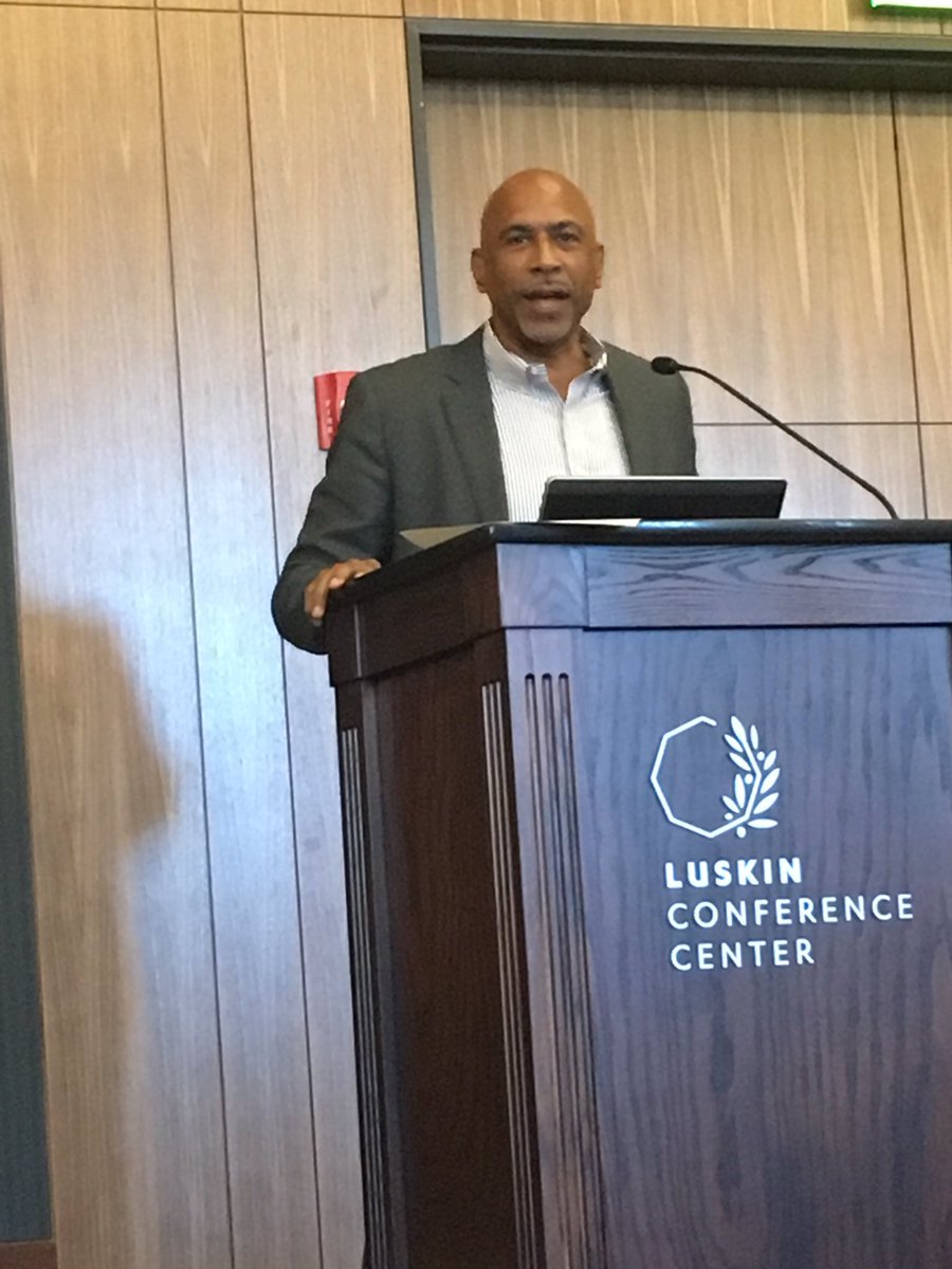apraisedancer's tweet photo. Starting my morning being inspired by this brilliant mind...Equity and Deeper Learning #pedronoguera #LeadLearn2016 https://t.co/lEMnBt7pAi