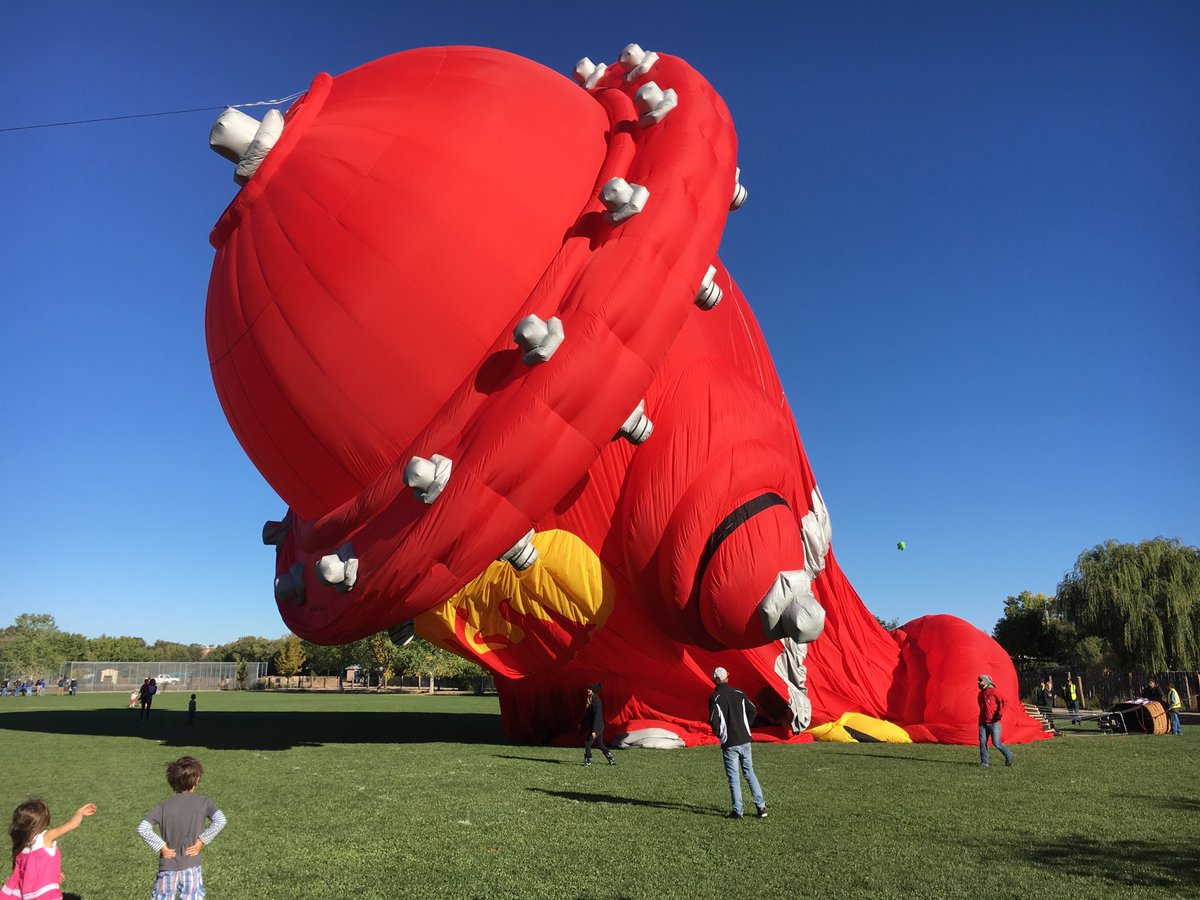 rightdownwind's tweet photo. Perfect morning and the box was kind of working #BalloonFiesta #BalloonChasing https://t.co/OtsQQwCuS1