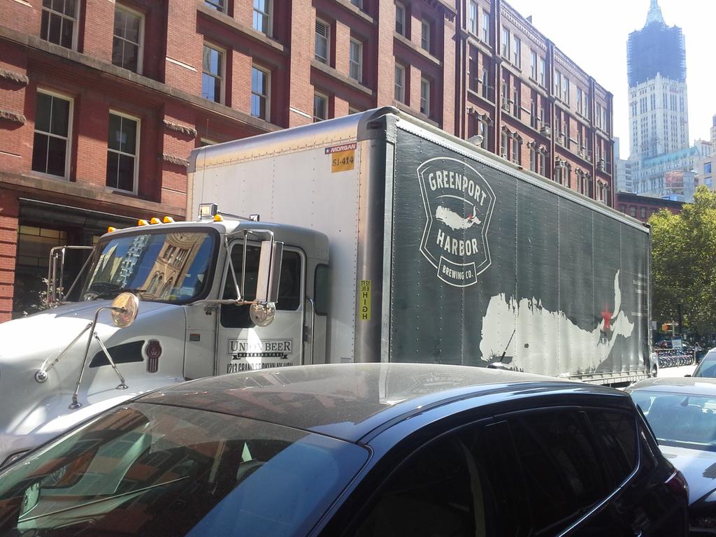 Maxoholic's tweet photo. Yay! @greenportbrew making deliveries in Tribeca! #MaxLikey https://t.co/0ccdY0t5gb