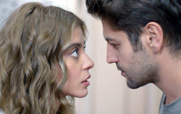 goldstarselin's tweet photo. neyi sevdiysek elimizden alındı adlı tablo.#kaçınkurası #kaçakgelinler #acıaşk #rengarenk #renkcan #renkbarış #şebsel #sudebulut https://t.co/GrXPaBH6JI