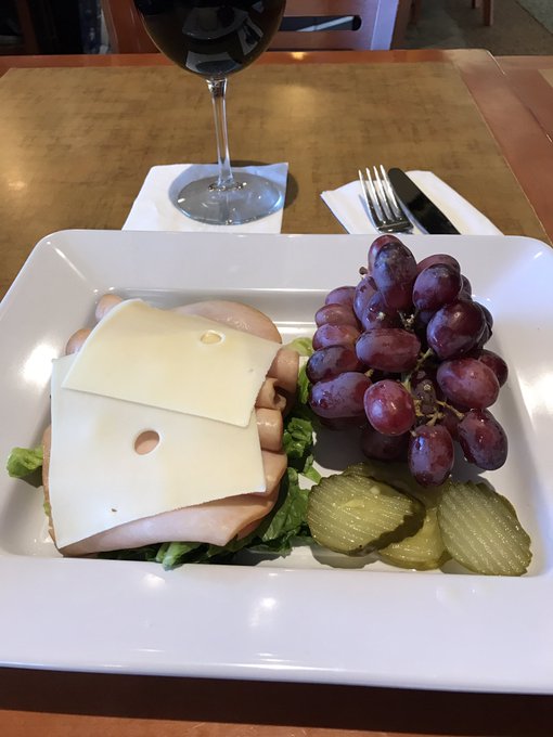 Soooo hungry!!! YUM YUM YUM! https://t.co/kYUrOn7wtK