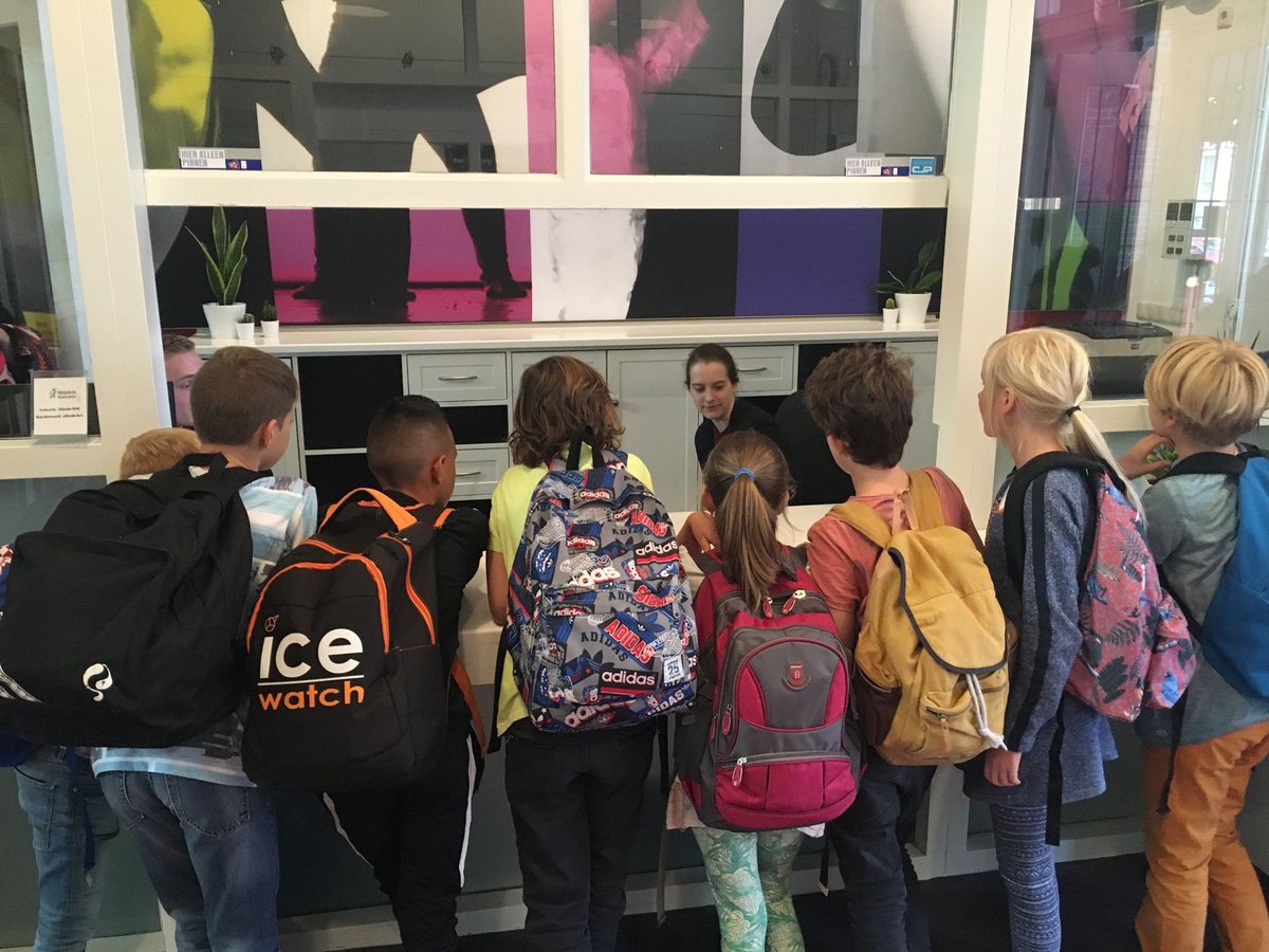 JTHofplein's tweet image. Een bezoek aan Hofplein is altijd leuk. Groep 7 van Obs De Globetrotter vandaag op bliksemstage! @JINC_Rdam #educatieprogramma #hofplein