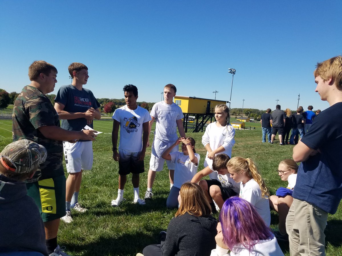 Wdncrss1's tweet photo. #ehawkpride #benjaminsquad #EHSHOCO16 https://t.co/U34l0ZL4Hl