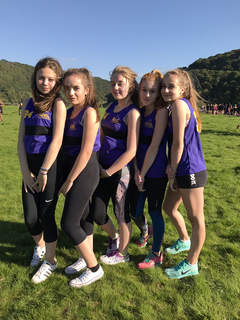 EFLC_PE's tweet image. South East Wales Cross Country Championships @Monmouth. Good luck girls. #year9 #AwesomeScenery