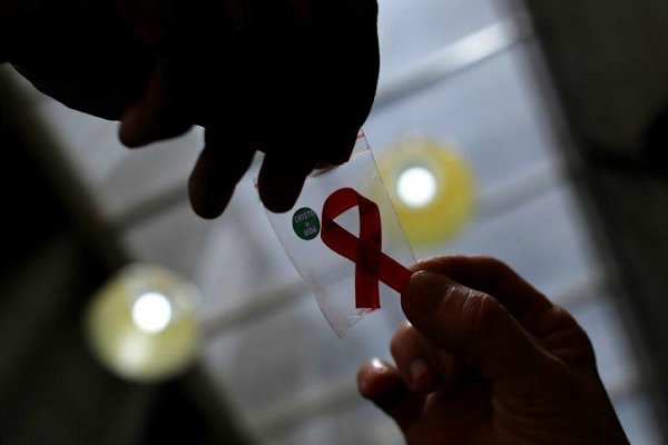 Fatimah0001's tweet photo. British Man Becomes The First Person To Recover From HIV: https://t.co/OxgPPyVfc1 https://t.co/U1c53vD90s