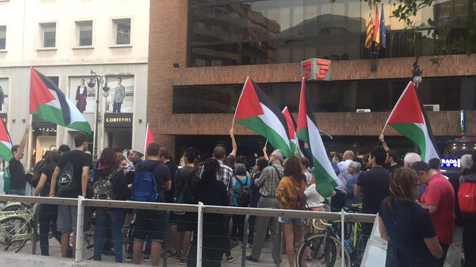 View image on Twitter