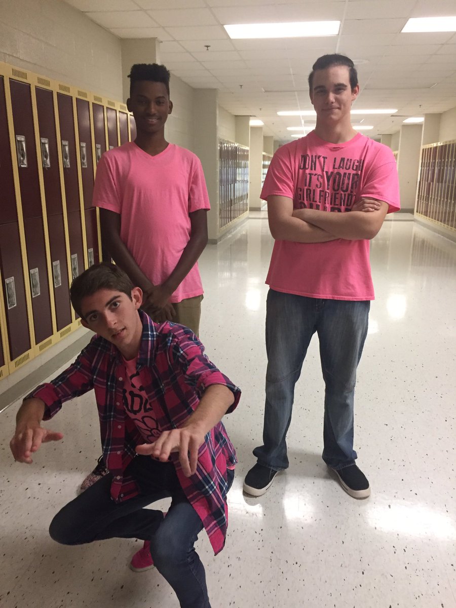 jmrhsstuco's tweet photo. #KingsofPink #BlockOutBreastCancer https://t.co/GSX699inQg