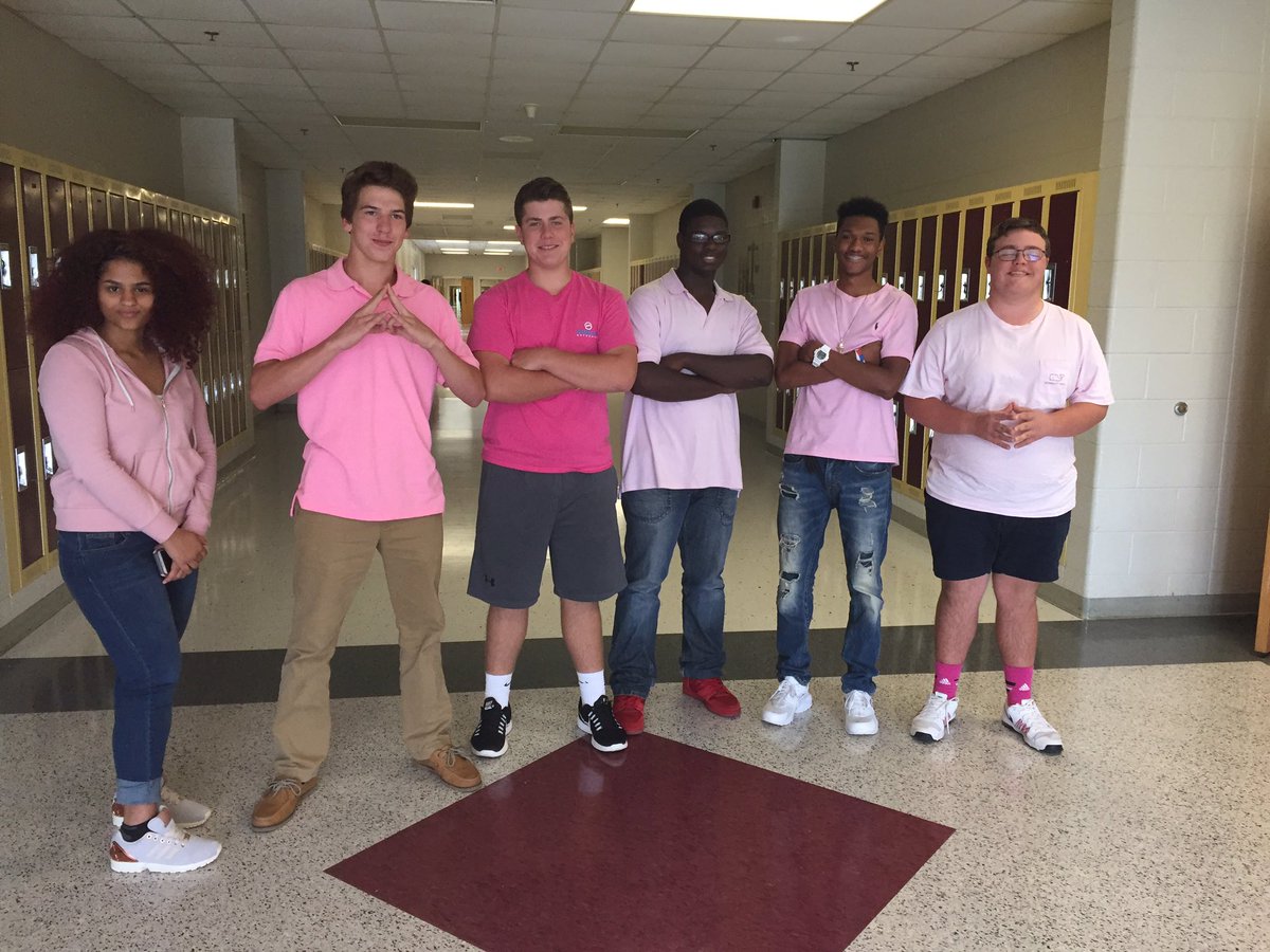 jmrhsstuco's tweet photo. #KingsofPink #BlockOutBreastCancer https://t.co/GSX699inQg