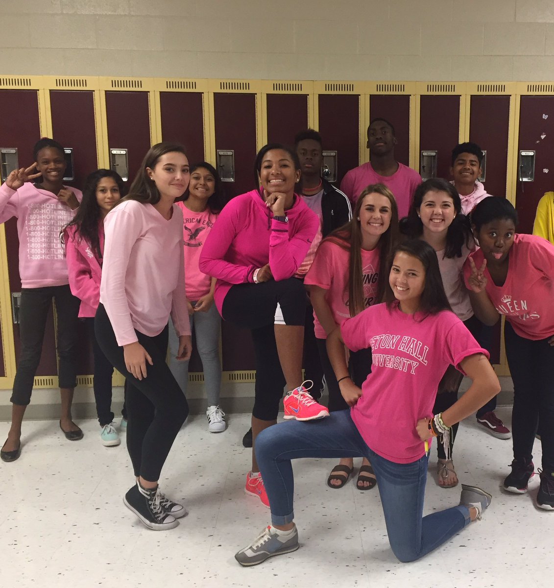 jmrhsstuco's tweet photo. #KingsofPink #BlockOutBreastCancer https://t.co/GSX699inQg
