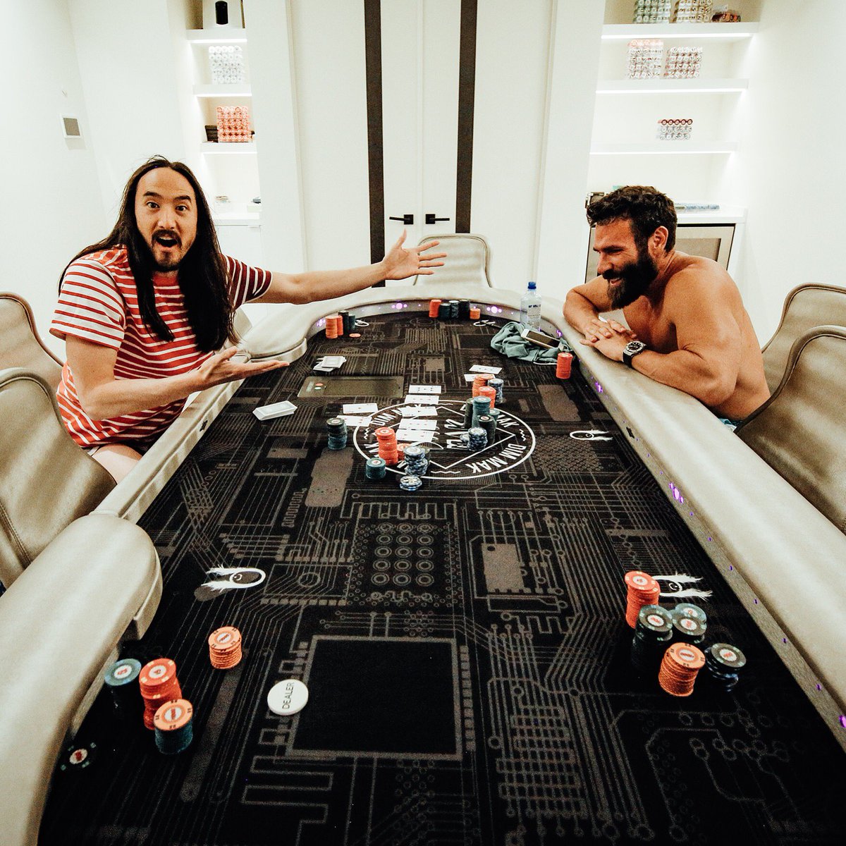 ♠️♣️♥️♦️ let's see if I can outbluff @danbilzerian on home turf #aokisplayhouse https://t.co/UOYoG3otBt