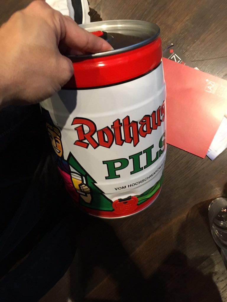DefKRo's tweet photo. @riedelwerk @cyradin  wozu bar? 😜 https://t.co/ej5sQiCcby