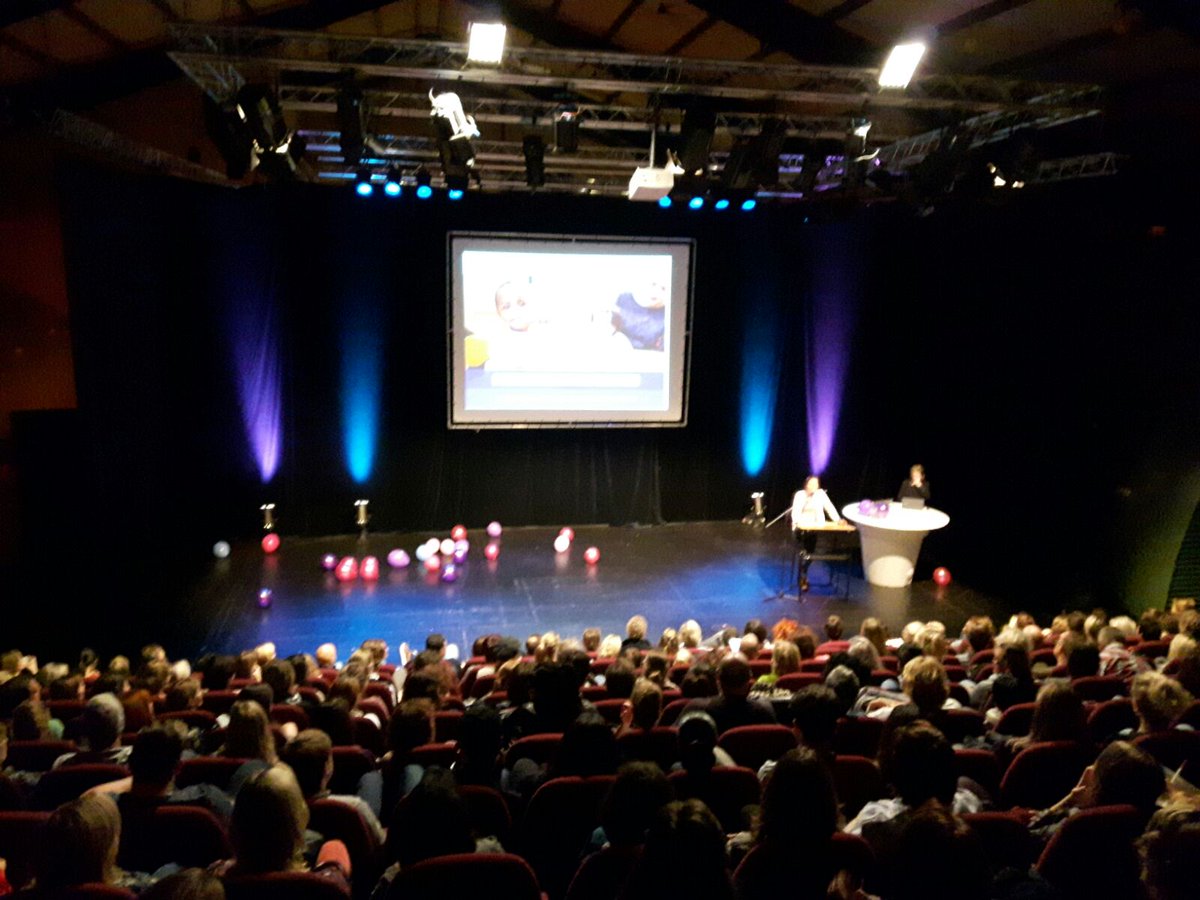 Volle bak bij lezing puberbrein door Aletta Smits in Podium Bloos #opvoedweek2016