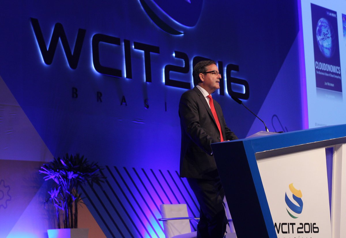WCITBRASIL's tweet photo. Essa é a última palestra doo WCIT 2016. Logo mais teremos a nossa cerimônia de encerramento. #WCIT2016 https://t.co/Lplvipi6VC