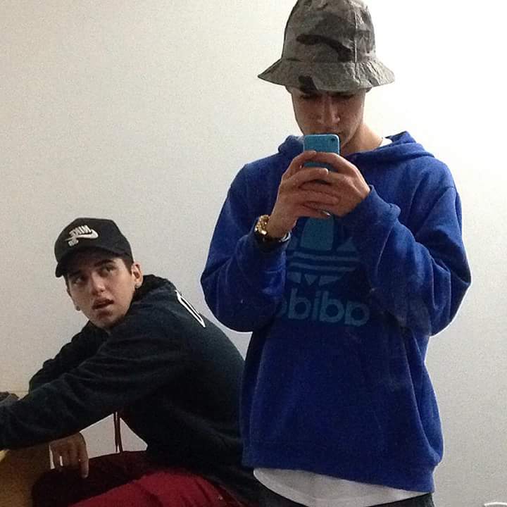 PicsLTrovoada's tweet image. Namore alguém que te olhe como o Felipe olha para o Felipe hgshhsdhs ❤❤❤