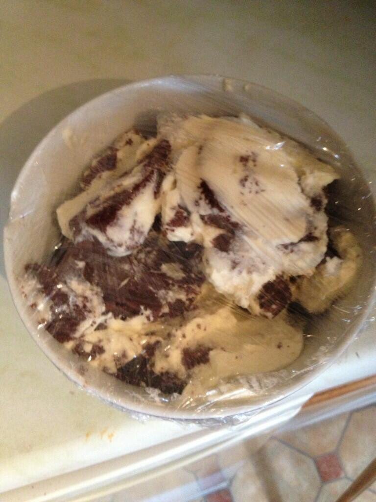 AnthonyKluge1's tweet image. It's roulade week on bake off. Will they beat this fantastic effort of @clbatch1 back in the day?? Probably not