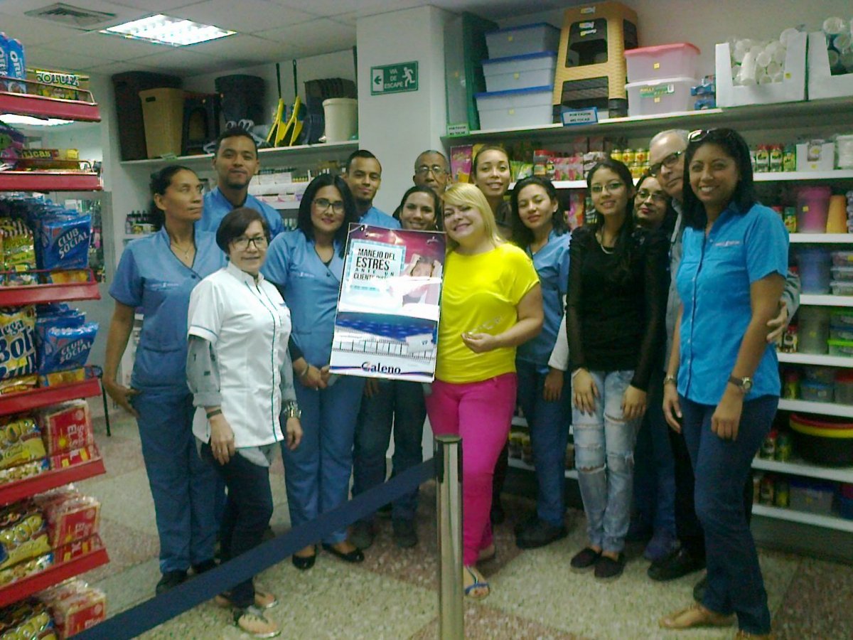 GalenoArismendi's tweet photo. Farmacia profesional con @galeno_aranita #PAFG https://t.co/WY2WaBR4x3