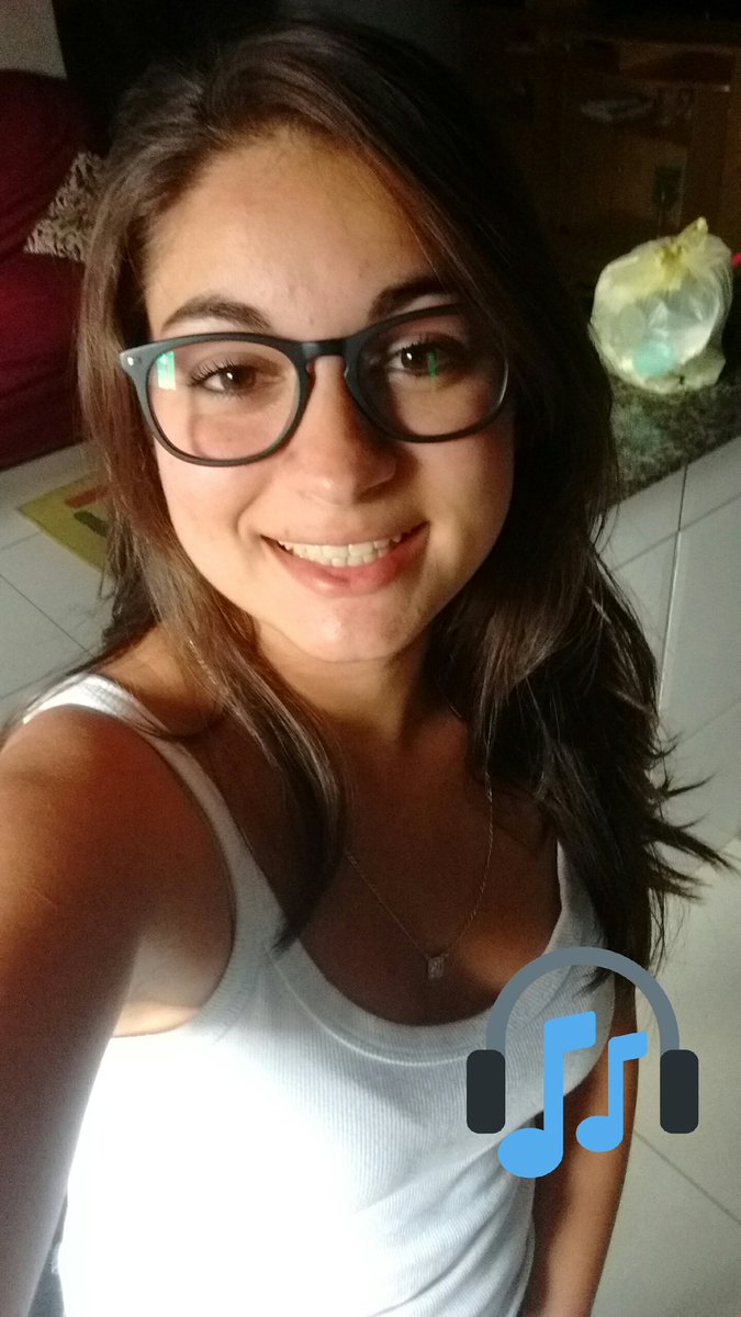 MaquinyVeronica's tweet photo. Contar praq? Ninguém precisa saber q qnd a cidade dorme a gt saí pra se ver..... ❤🎶 https://t.co/gr0fuQeug4