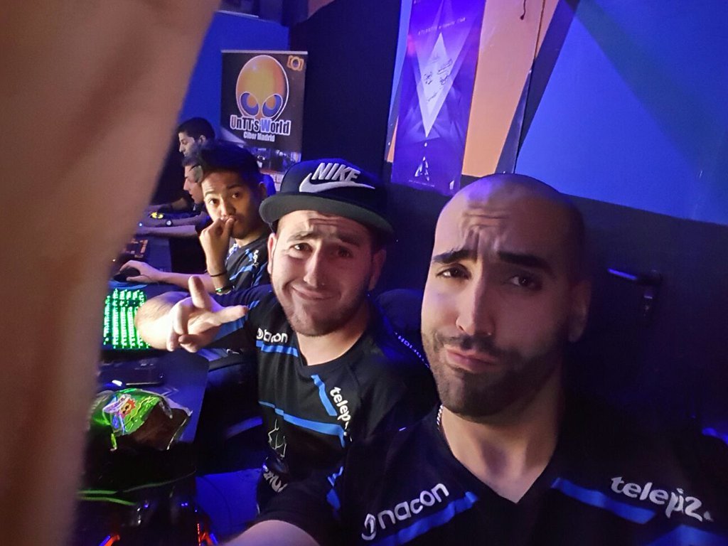 aer0z's tweet image. Hace ya casi dos años de esto, y no puedo estar mas orgulloso de continuar mi viaje con ellos. Leales a pesar de todo.
Hermanos.Compañeros.