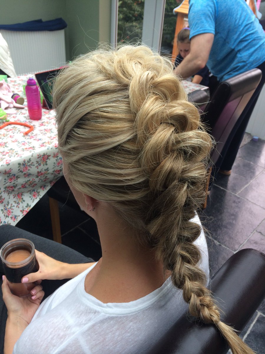 myhairfantasy's tweet image. Stunning #Mohawkbraid #braidedhairstyle #hairup #braids #warrington #cheshire #hairstylist #occasionhair