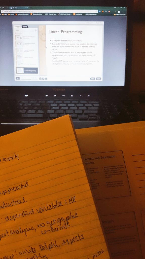 ScimmiShake's tweet photo. An exciting night of @HRPA #CKE2 exam prep. #chrp #chrl https://t.co/Yxpll0Zca6