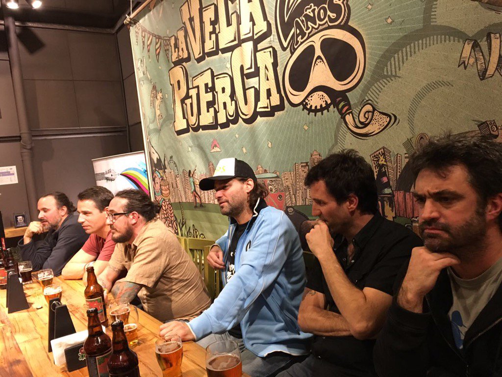 La Vela Puerca (@lavela_oficial) on Twitter photo Lanzamiento #LaVela20Años #CervezaPuerca junto a <a href="/antarescerveza/">Cervecería Antares Oficial</a> y <a href="/CabesasBier/">Cabesas Bier</a> Lanzamiento #LaVela20Años #CervezaPuerca junto a <a href="/antarescerveza/">Cervecería Antares Oficial</a> y <a href="/CabesasBier/">Cabesas Bier</a>
