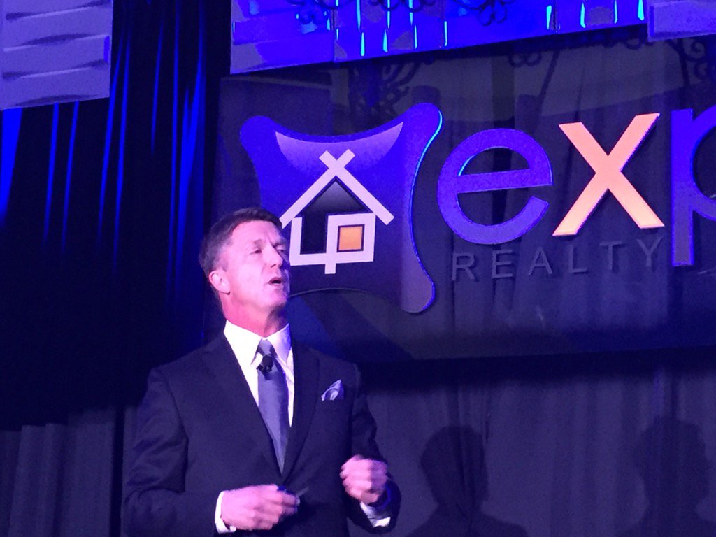 Wed night keynote Rick Miller <a href="/BEINGCHIEF/">Rick Miller</a> opening #expcon w/ 300+ <a href="/eXpRealty/">eXp Realty</a> agents