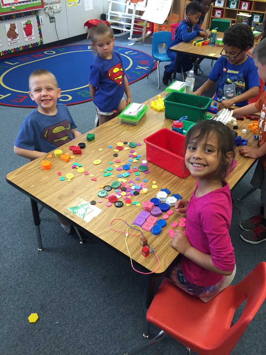 missbelew3's tweet photo. Sorting stations https://t.co/XaSiWGRVlB