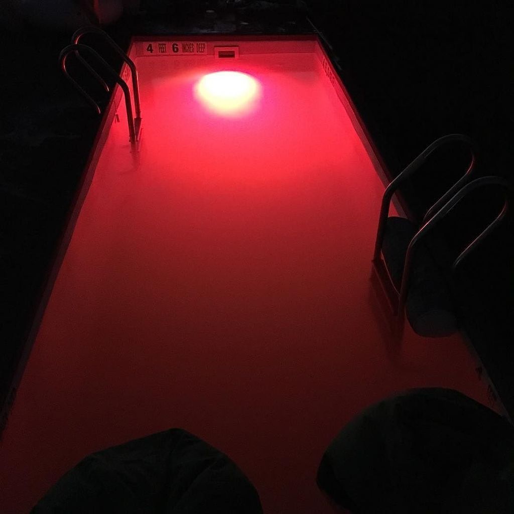 r26dcom's tweet photo. Testing pool's scary mode. #dumpsterpool #mobilepool https://t.co/Y9QnfEUSj2