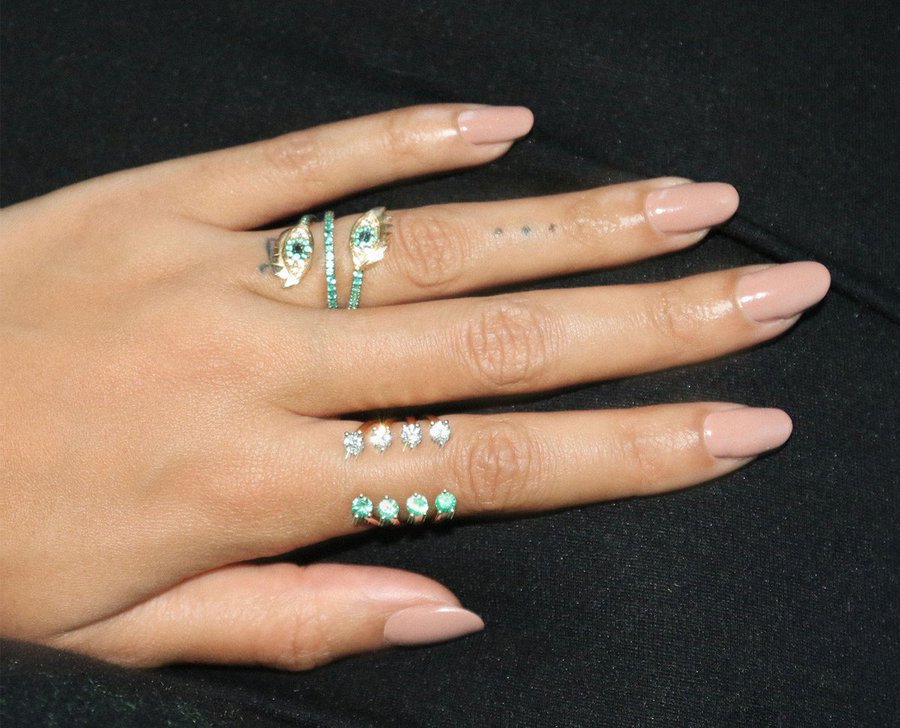 Beyoncé Dots Knuckle Tattoo | Steal Her Style