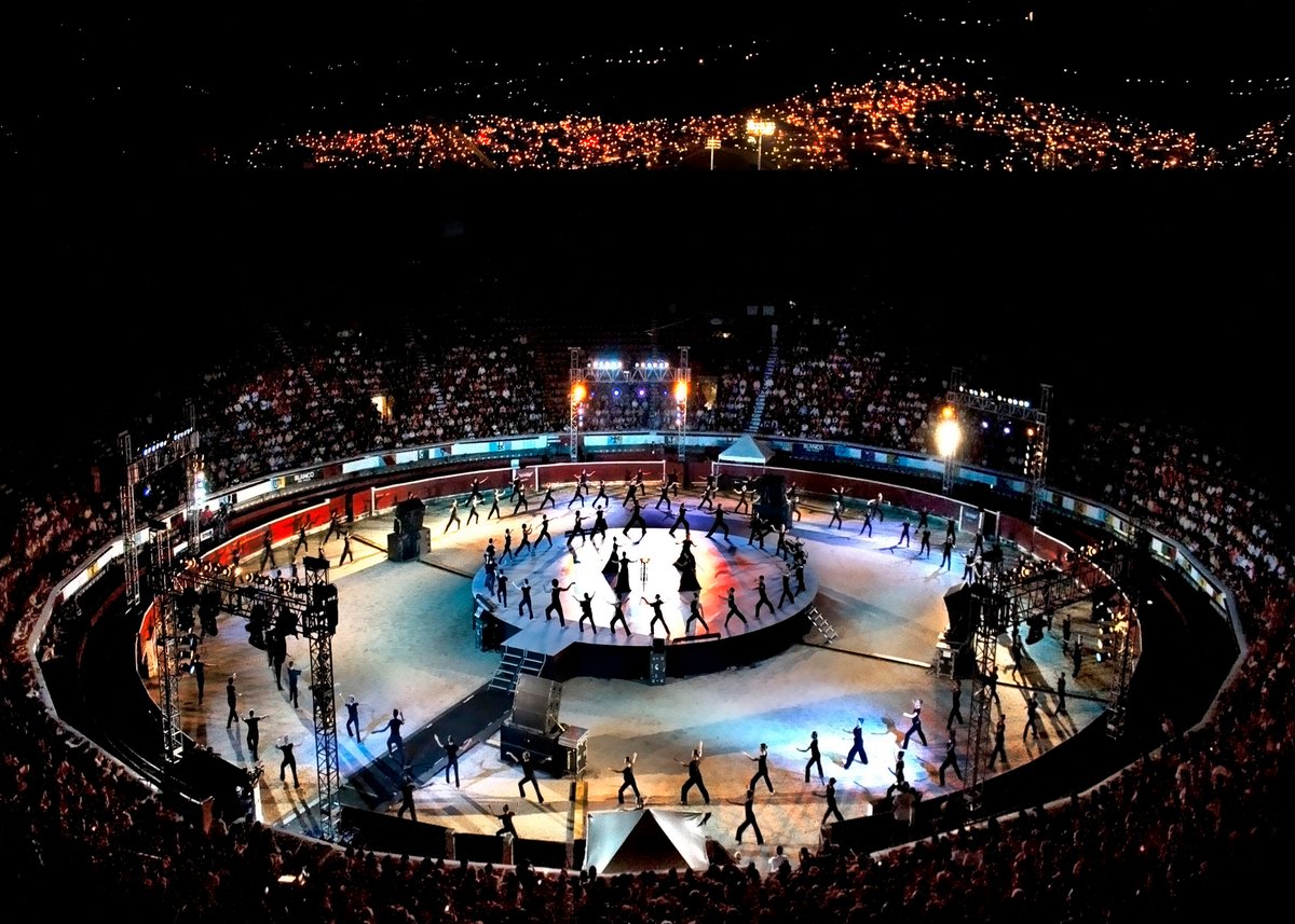 FIBCALI's tweet photo. Todos este viernes a la Plaza de Toros Cañaveralejo a disfrutar de la Gran Gala de Clausura del 10°#FIB2016 Ingreso gratuito con boletería. https://t.co/dq8VsOUsFe