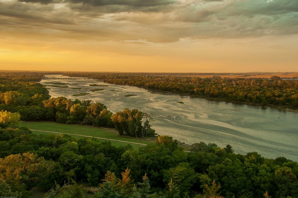 Притоки реки миссури. Штат Небраска природа. Небраска штат США природа. Штат Миссисипи природа. Река Миссисипи и Миссури.
