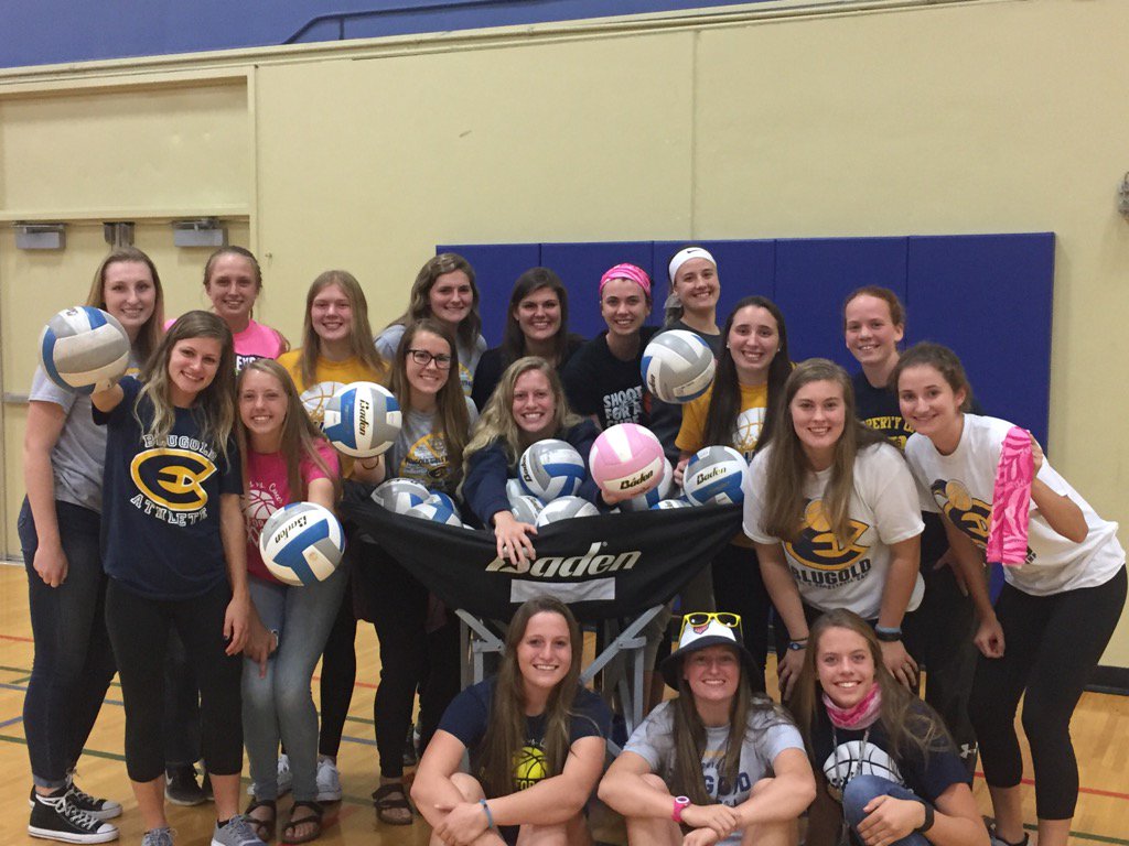UWECWBB's tweet photo. Having a blast cheering on @UWECVolleyball ! #dig4aCURE https://t.co/Bsd2X8Zj6N
