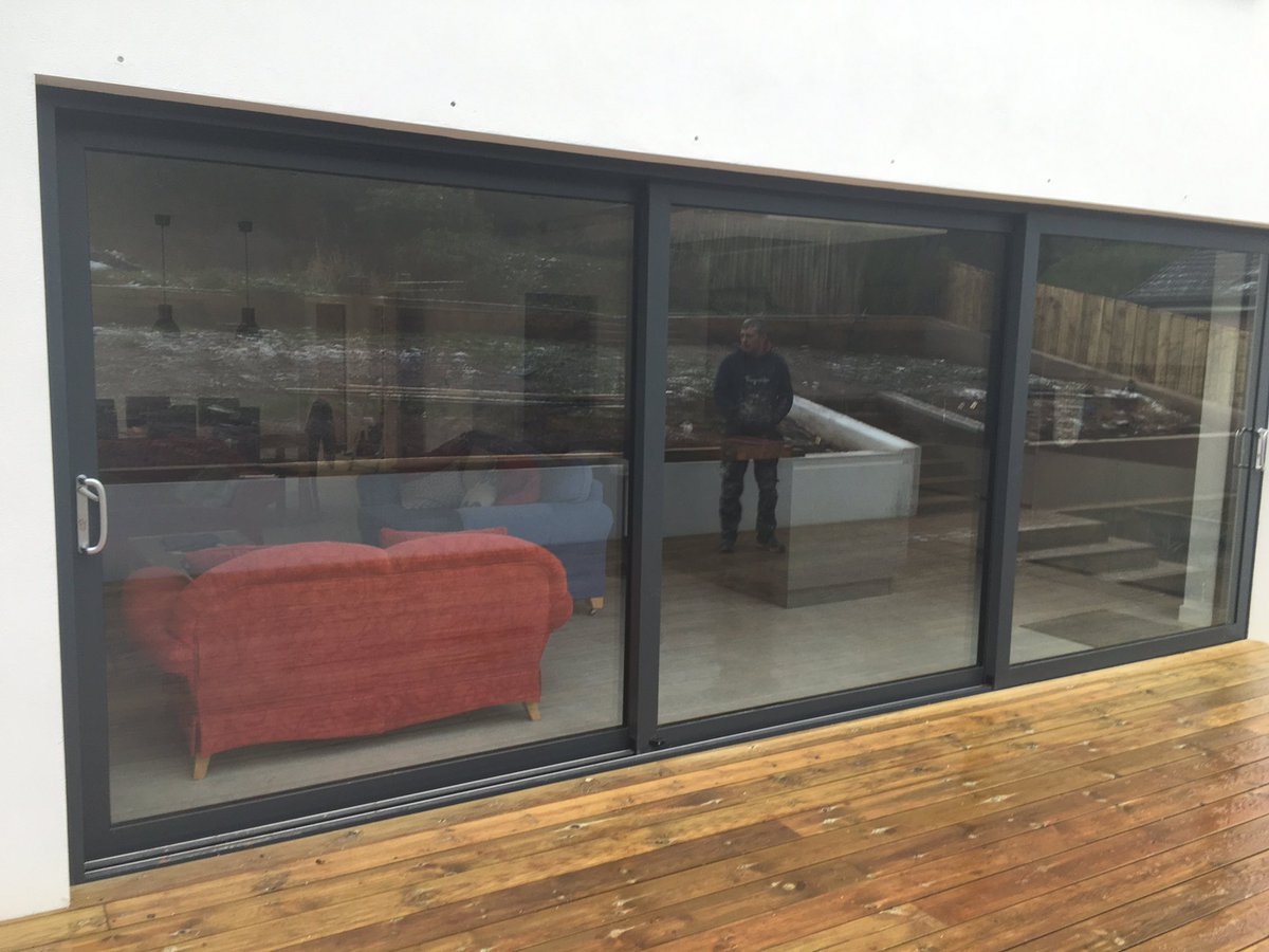 CarrollsGlass's tweet photo. Sapa C125 Triple track multi slide  #outsideinside  @SapaBldgSystem https://t.co/Zlho0Sdk1c