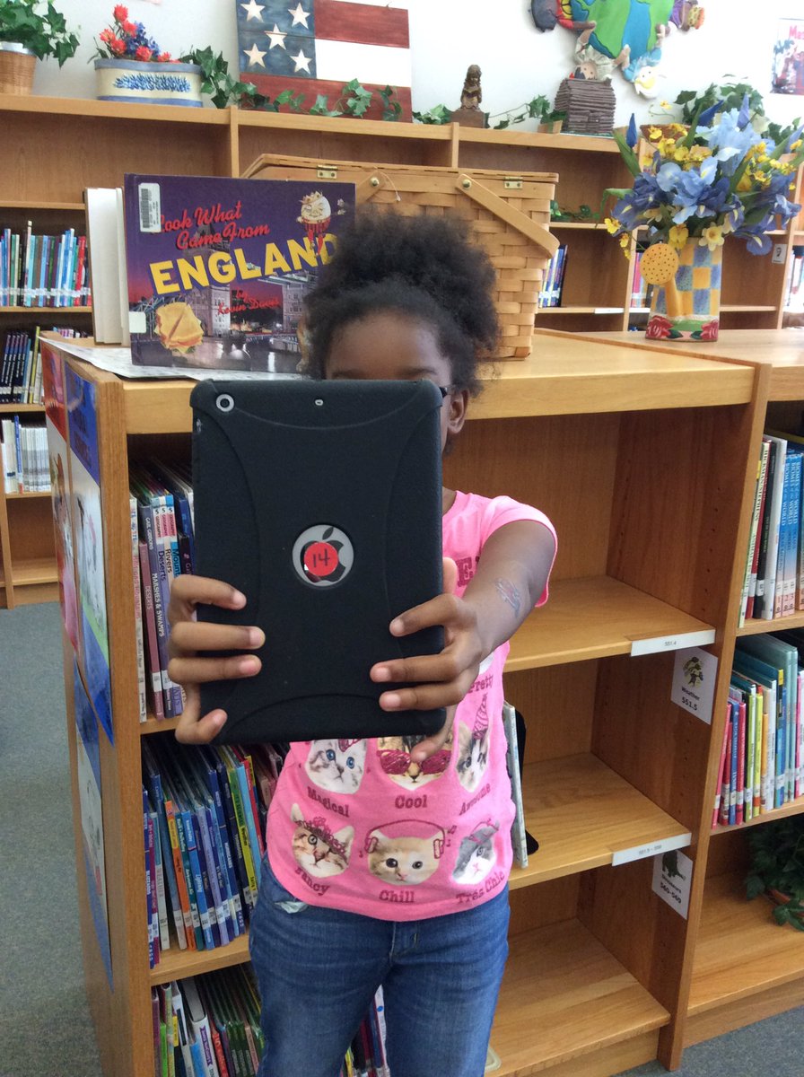 PearcyLibrary's tweet photo. 4thgr Library catalog scavenger hunt. #shelfies @AISDITD @aisdlibsrv #pearcylearninglibrary https://t.co/JzdWwwUCcS