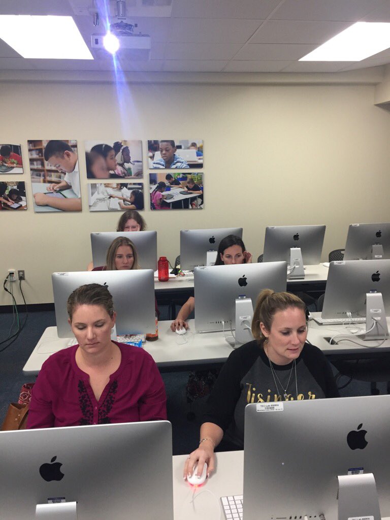 mesqlibraries's tweet image. New librarians creating their Virtual Libraries! #MISDlibrary