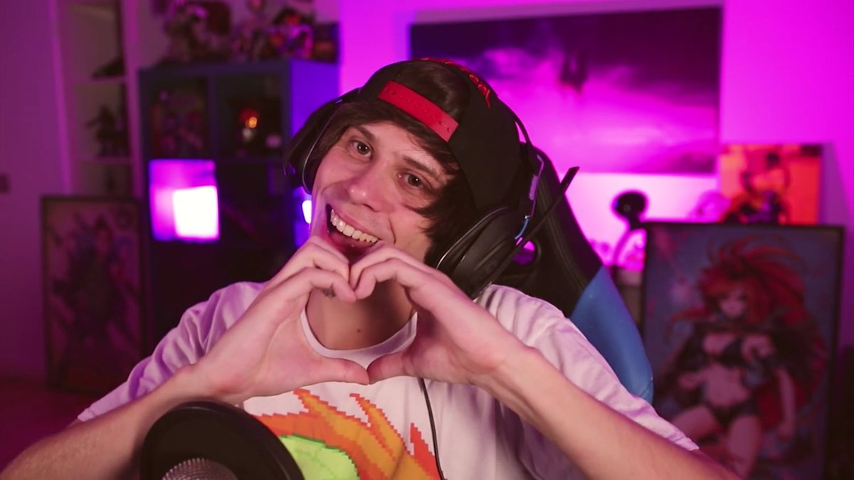 KR0NN0FANCY's tweet photo. No veo diferencias @Rubiu5 https://t.co/SBuvqaZT23